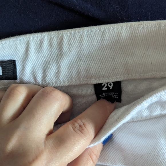 Ripped style white jean shorts - Picture 2 of 2